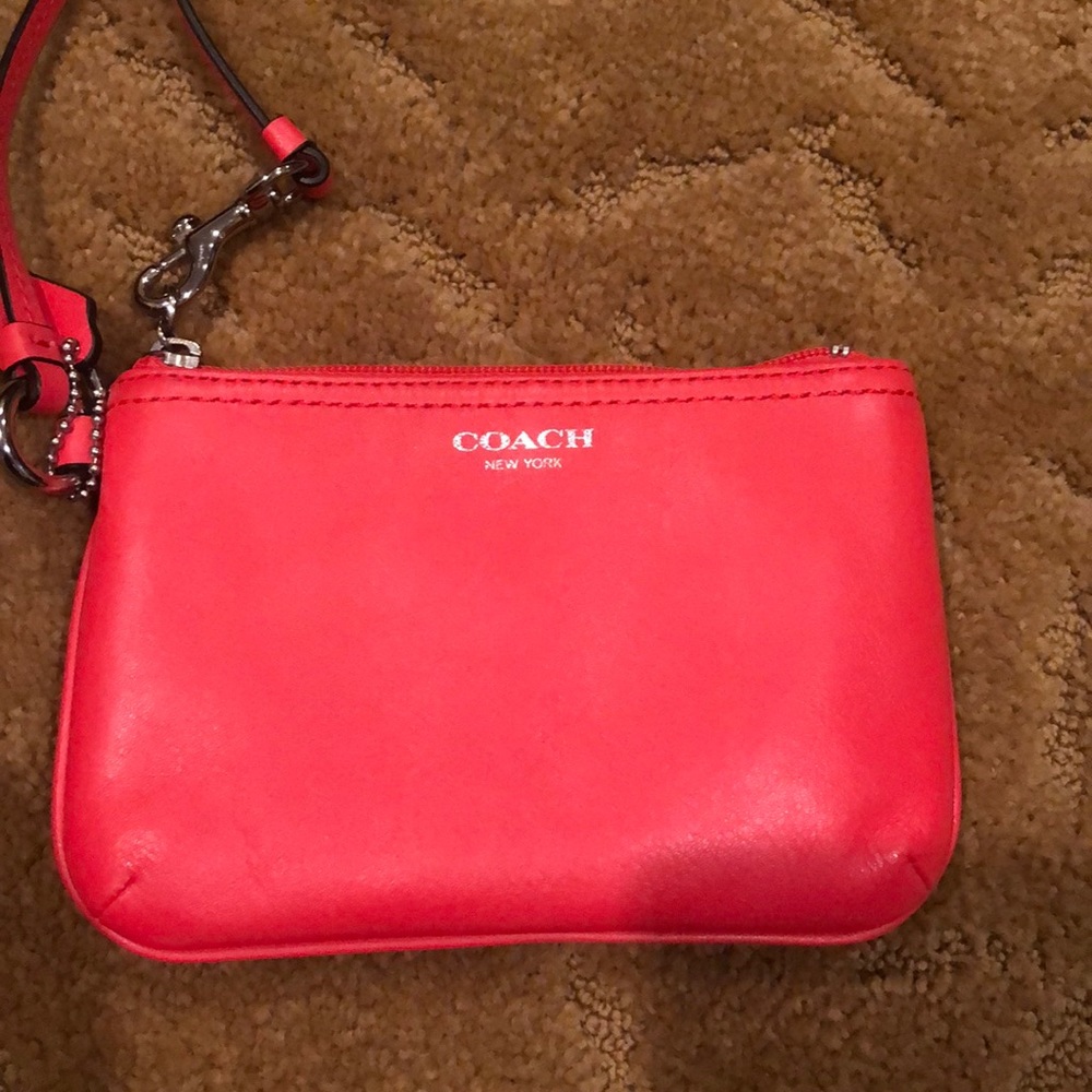 COACH wristlet (never been used)